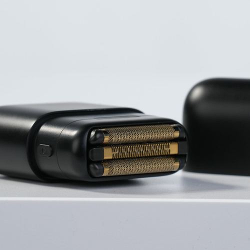 Impacto Micro Wet-Dry Shaver (Black), view 3
