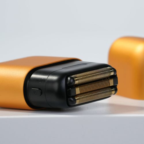 Impacto Micro Wet-Dry Shaver (Gold), view 3